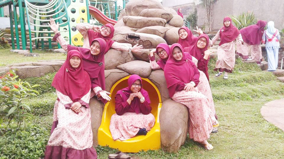 Dewi with Her Friends