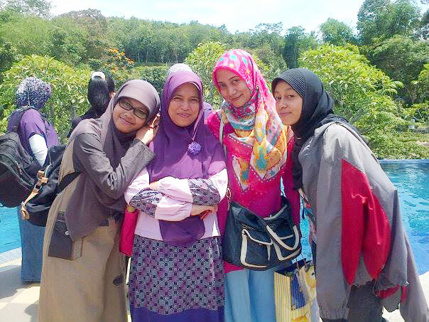 Dewi with Her Friends