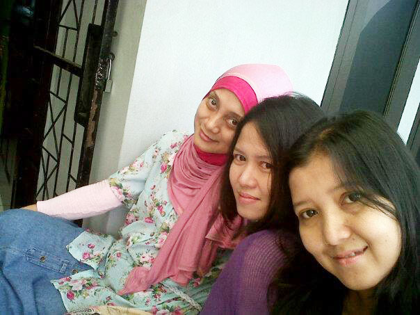 Dewi with Her Friends