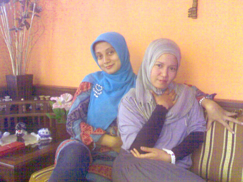 Dewi with Her Friends
